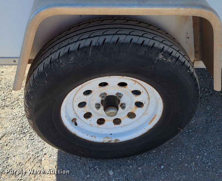 image for item NZ9355 2001 Road Master enclosed cargo trailer