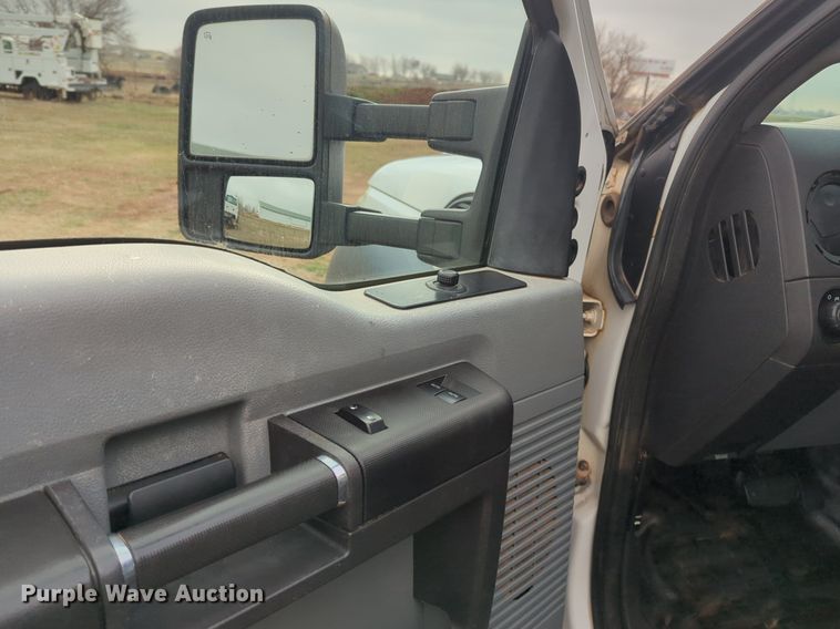 image for item NZ9370 2015 Ford F550 Super Duty utility / service truck