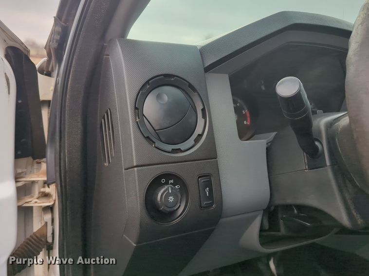 image for item NZ9370 2015 Ford F550 Super Duty utility / service truck