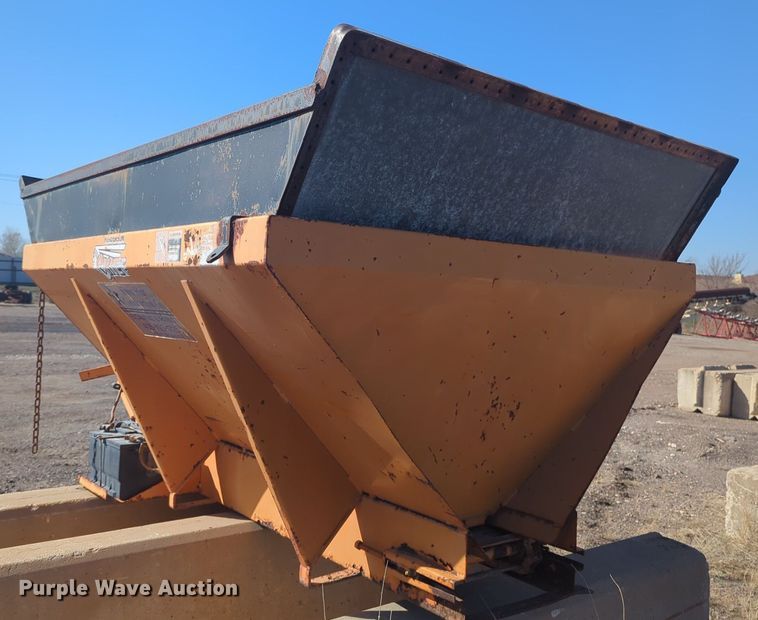 image for item NZ9382 Henderson Cheif spreader