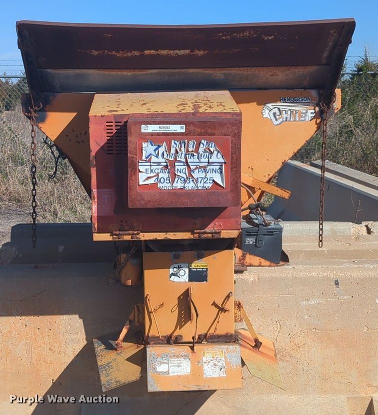 image for item NZ9382 Henderson Cheif spreader