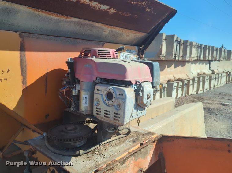 image for item NZ9382 Henderson Cheif spreader