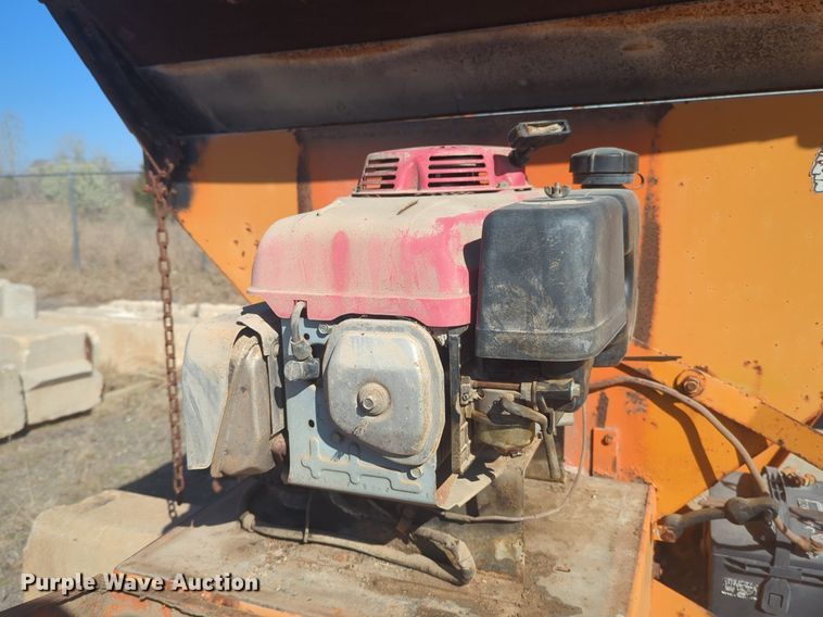 image for item NZ9382 Henderson Cheif spreader