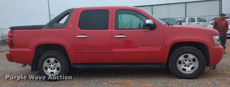 image for item NZ9389 2009 Chevrolet Avalanche Crew Cab pickup truck
