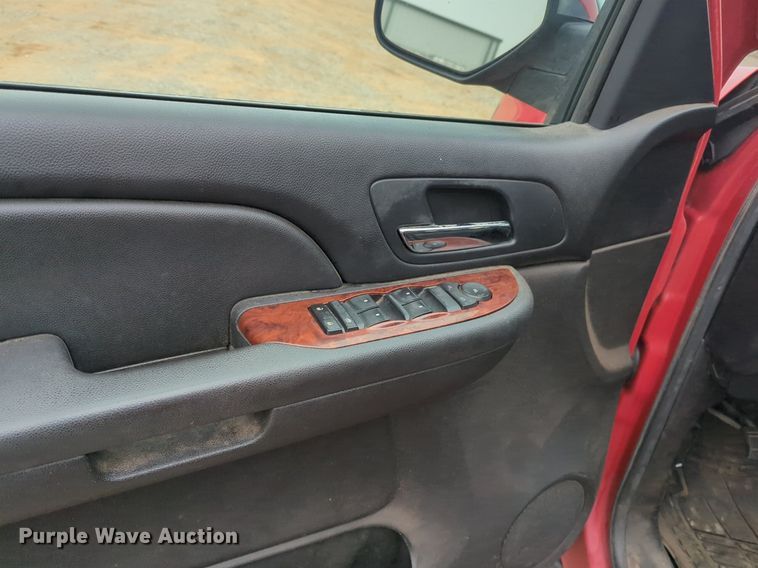 image for item NZ9389 2009 Chevrolet Avalanche Crew Cab pickup truck