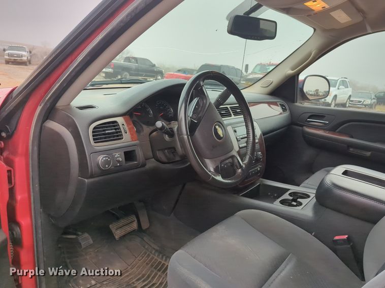 image for item NZ9389 2009 Chevrolet Avalanche Crew Cab pickup truck