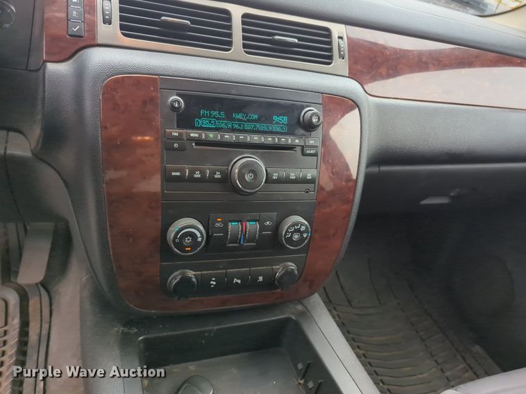 image for item NZ9389 2009 Chevrolet Avalanche Crew Cab pickup truck