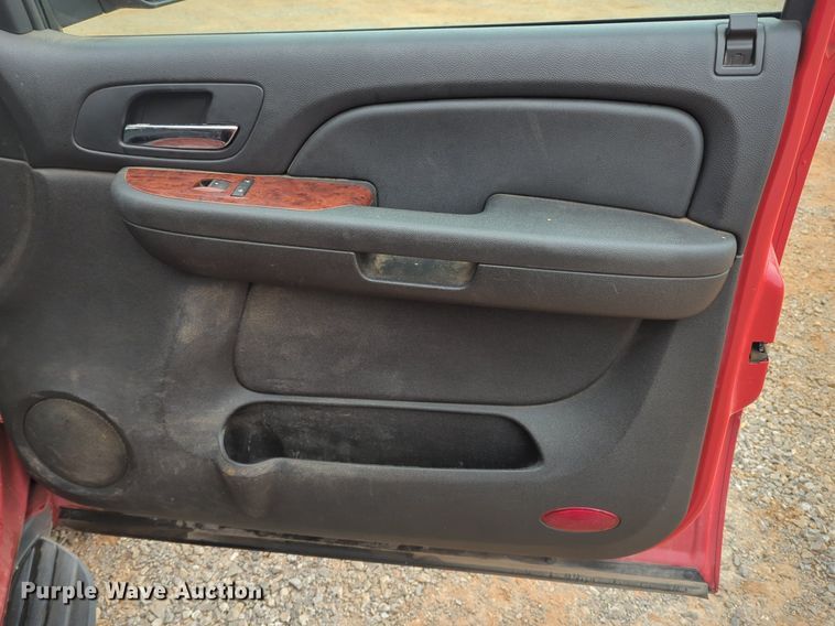 image for item NZ9389 2009 Chevrolet Avalanche Crew Cab pickup truck