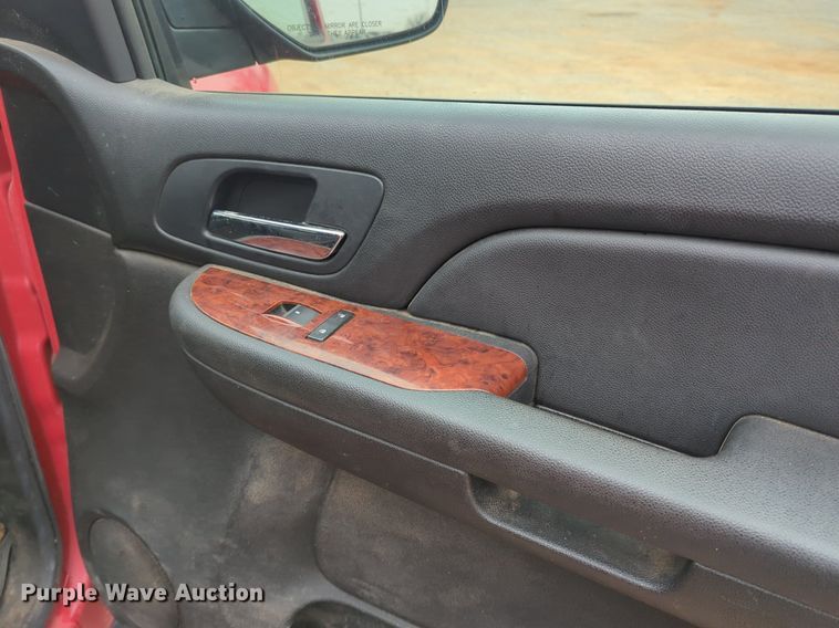 image for item NZ9389 2009 Chevrolet Avalanche Crew Cab pickup truck