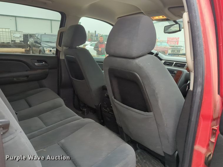 image for item NZ9389 2009 Chevrolet Avalanche Crew Cab pickup truck