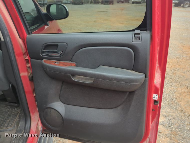 image for item NZ9389 2009 Chevrolet Avalanche Crew Cab pickup truck