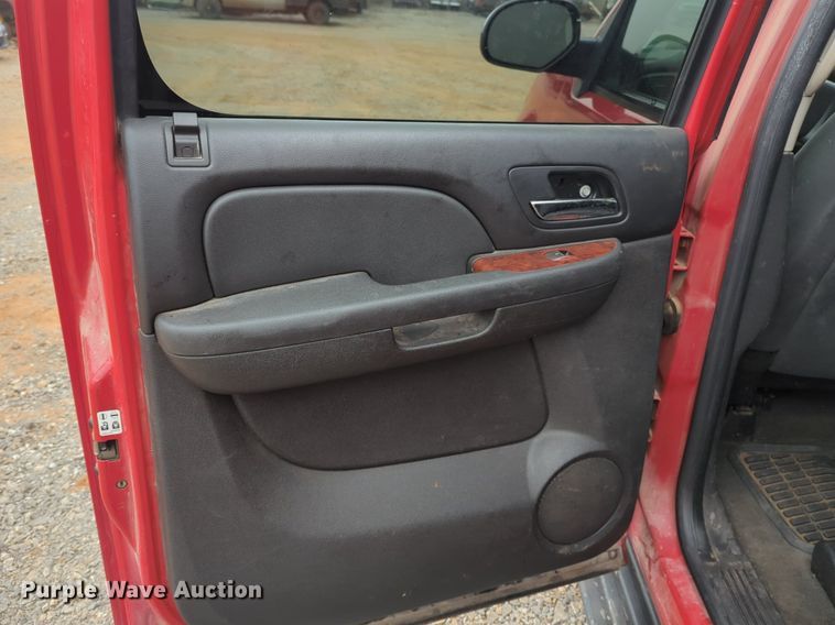 image for item NZ9389 2009 Chevrolet Avalanche Crew Cab pickup truck