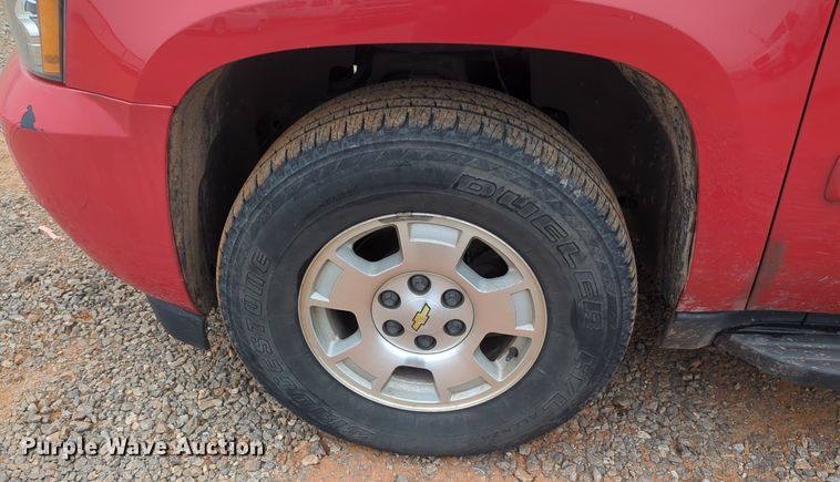 image for item NZ9389 2009 Chevrolet Avalanche Crew Cab pickup truck