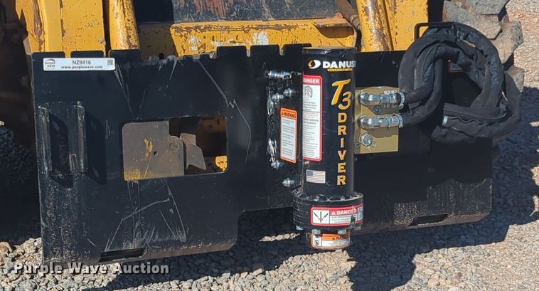 image for item NZ9416 Danuser T3 skid steer post driver