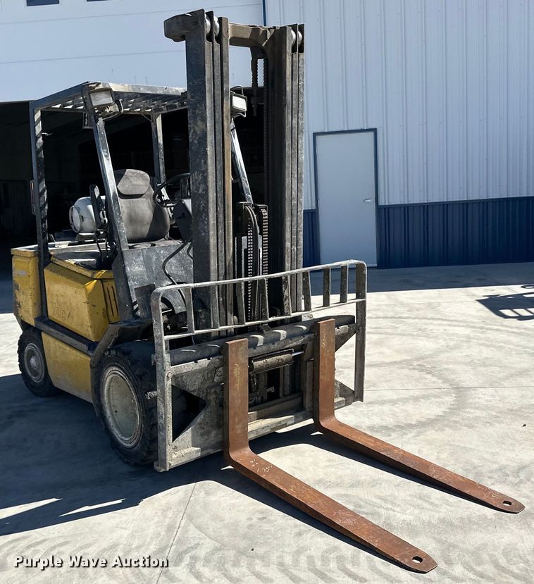 image for item OA9568 Yale forklift