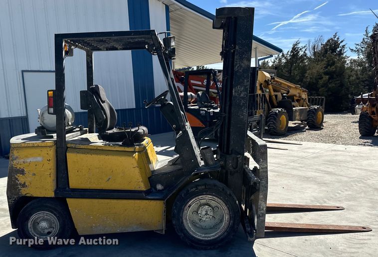 image for item OA9568 Yale forklift