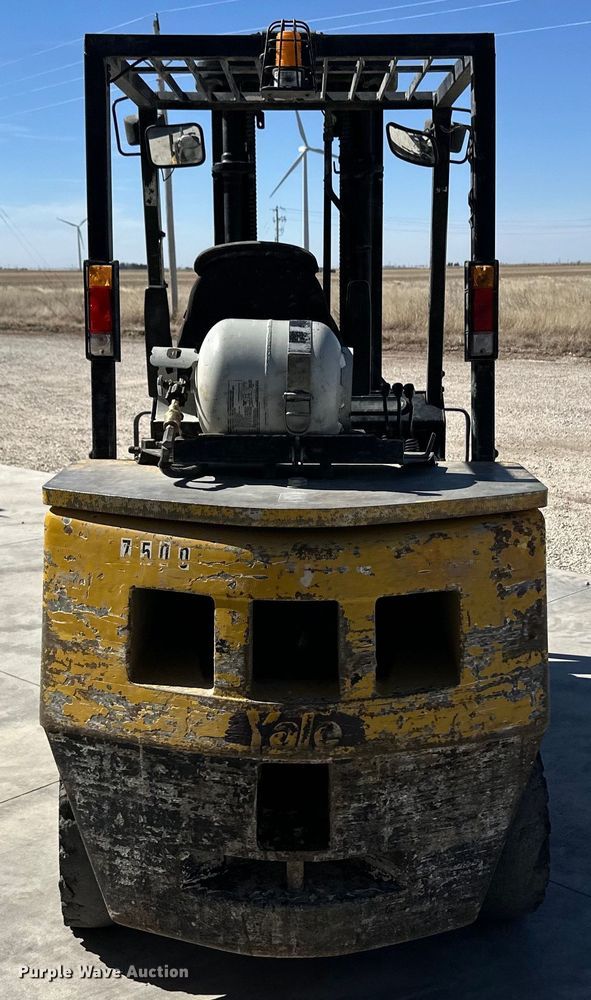 image for item OA9568 Yale forklift