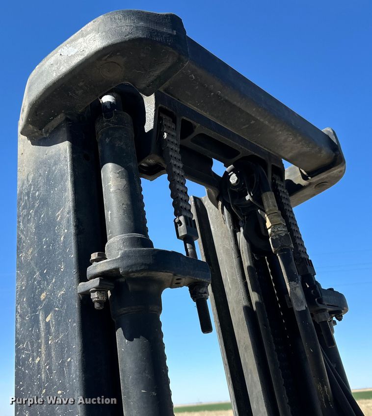 image for item OA9568 Yale forklift