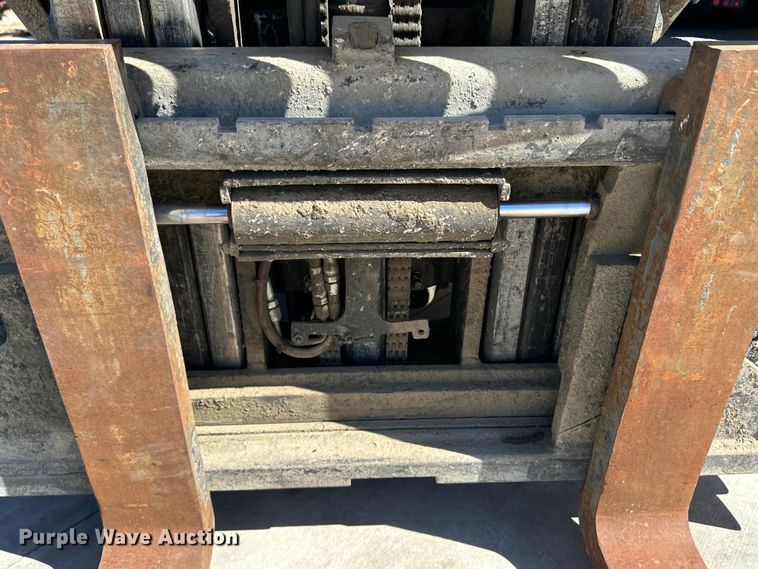 image for item OA9568 Yale forklift