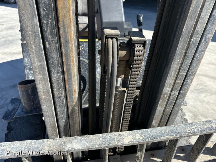 image for item OA9568 Yale forklift