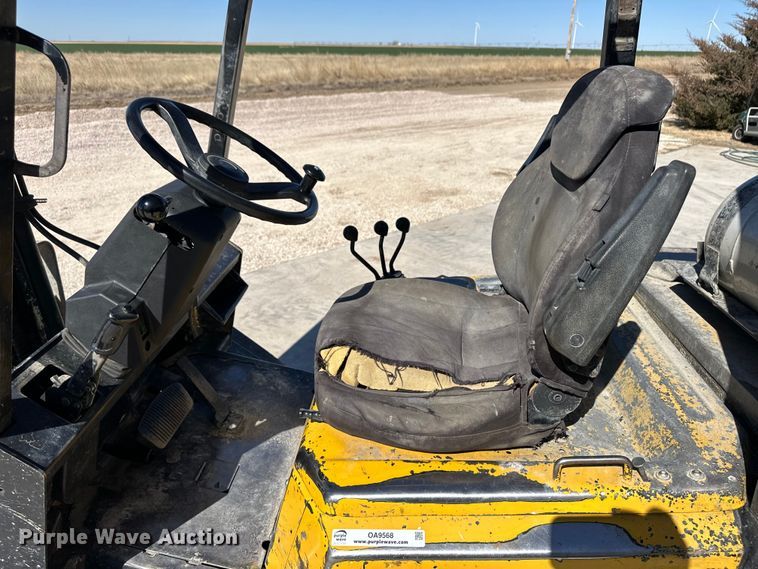 image for item OA9568 Yale forklift