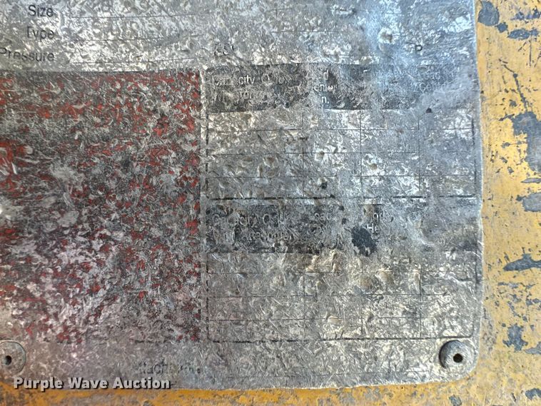 image for item OA9568 Yale forklift