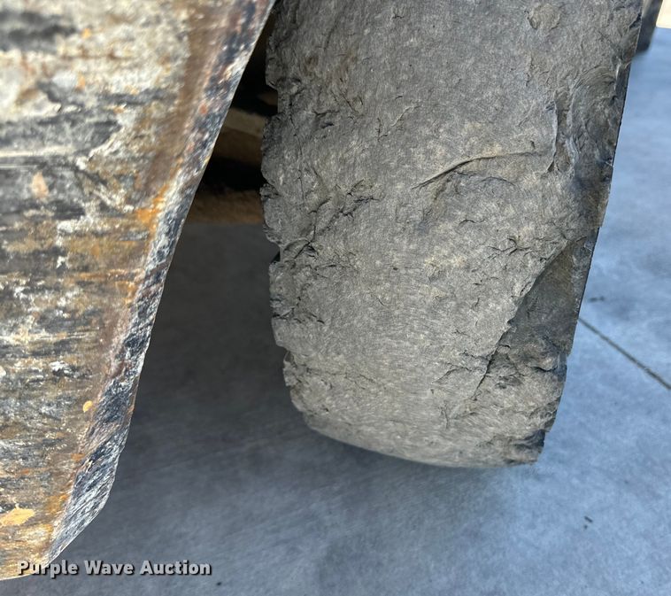 image for item OA9568 Yale forklift