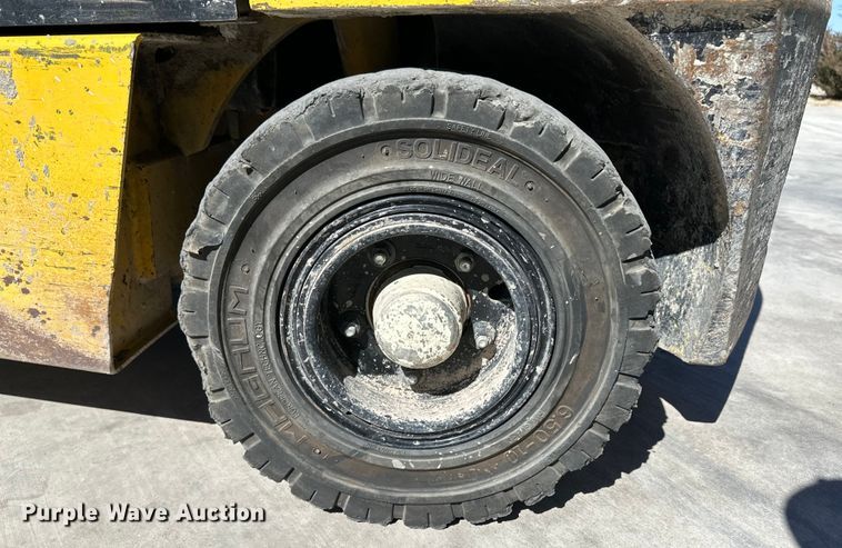 image for item OA9568 Yale forklift