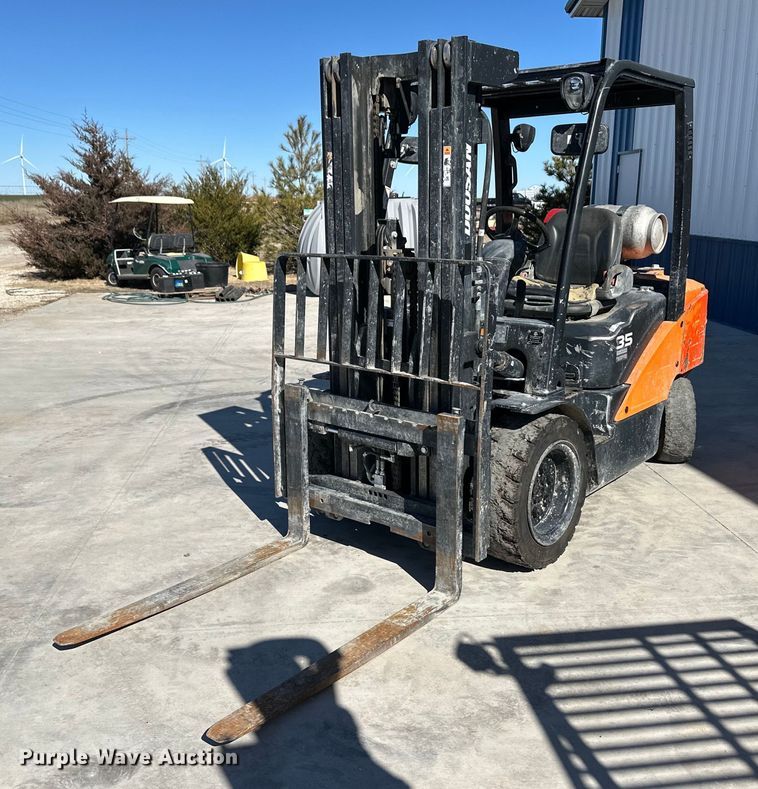 image for item OA9569 Doosan G35NC-7 forklift