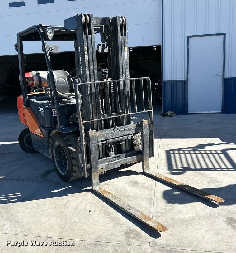 image for item OA9569 Doosan G35NC-7 forklift
