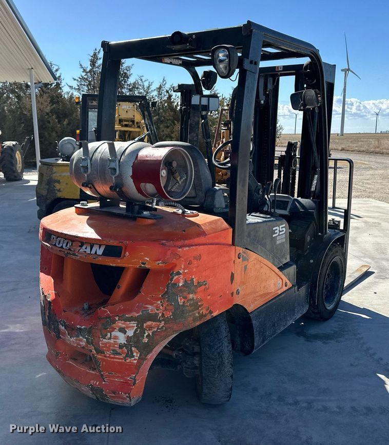 image for item OA9569 Doosan G35NC-7 forklift