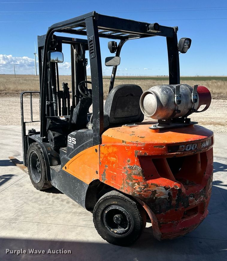 image for item OA9569 Doosan G35NC-7 forklift