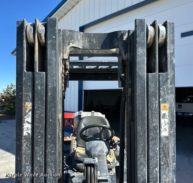 image for item OA9569 Doosan G35NC-7 forklift