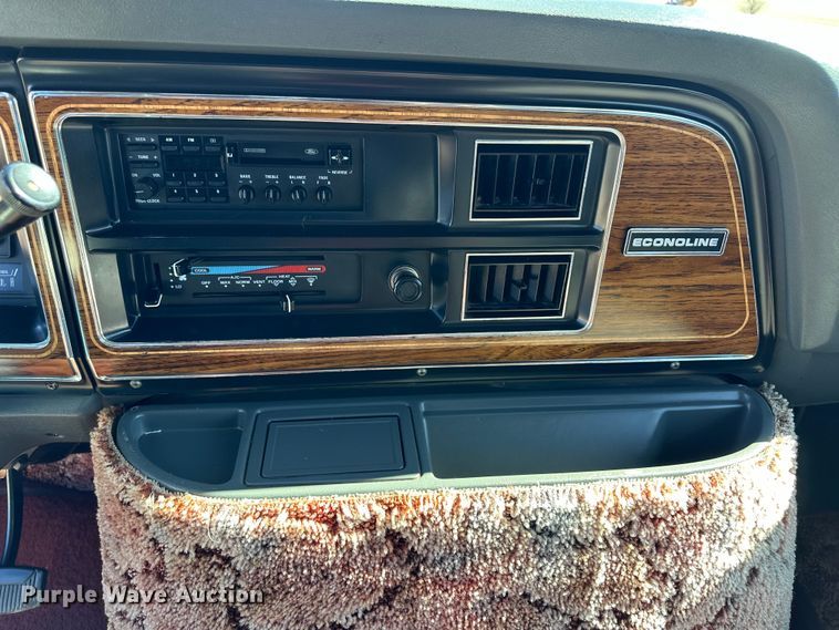image for item OA9603 1990 Ford Econoline 150 van