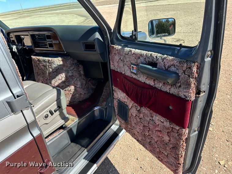 image for item OA9603 1990 Ford Econoline 150 van