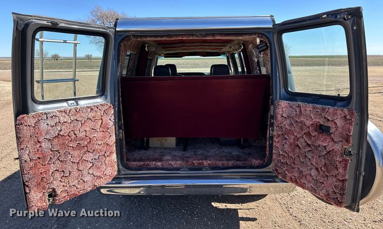 image for item OA9603 1990 Ford Econoline 150 van