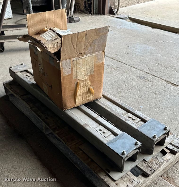 image for item OA9607 J Star livestock scale