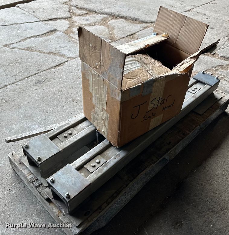 image for item OA9607 J Star livestock scale