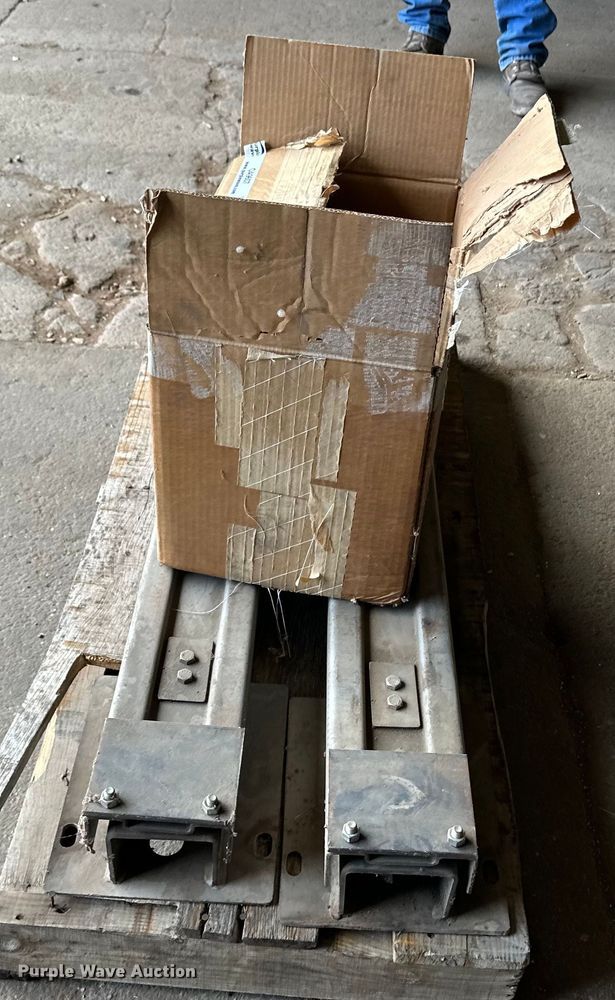 image for item OA9607 J Star livestock scale