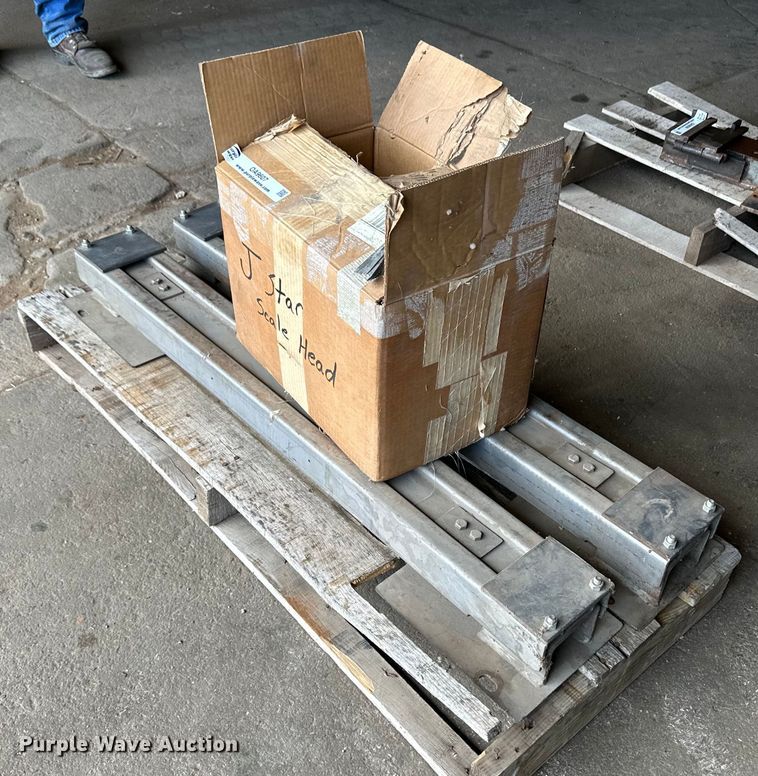 image for item OA9607 J Star livestock scale