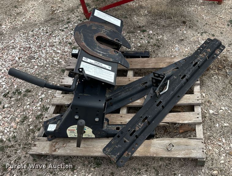 image for item OA9613 Draw-Tite fifth wheel hitch