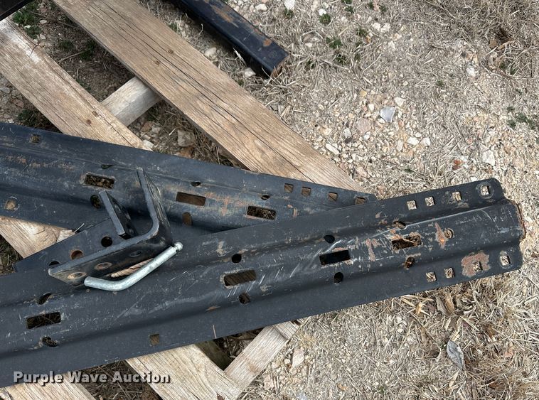 image for item OA9613 Draw-Tite fifth wheel hitch