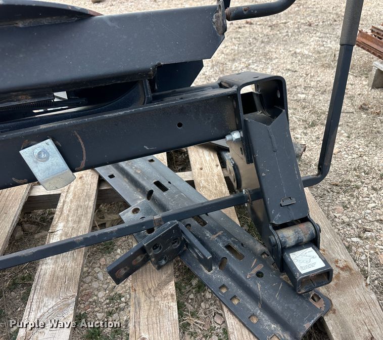 image for item OA9613 Draw-Tite fifth wheel hitch