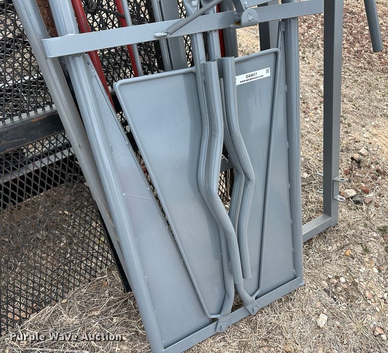 image for item OA9617 (2) Filson livestock squeeze chutes