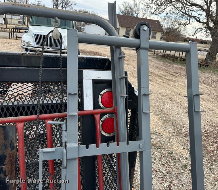 image for item OA9617 (2) Filson livestock squeeze chutes