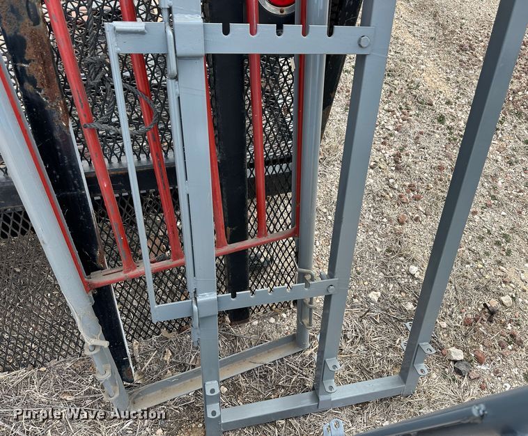 image for item OA9617 (2) Filson livestock squeeze chutes