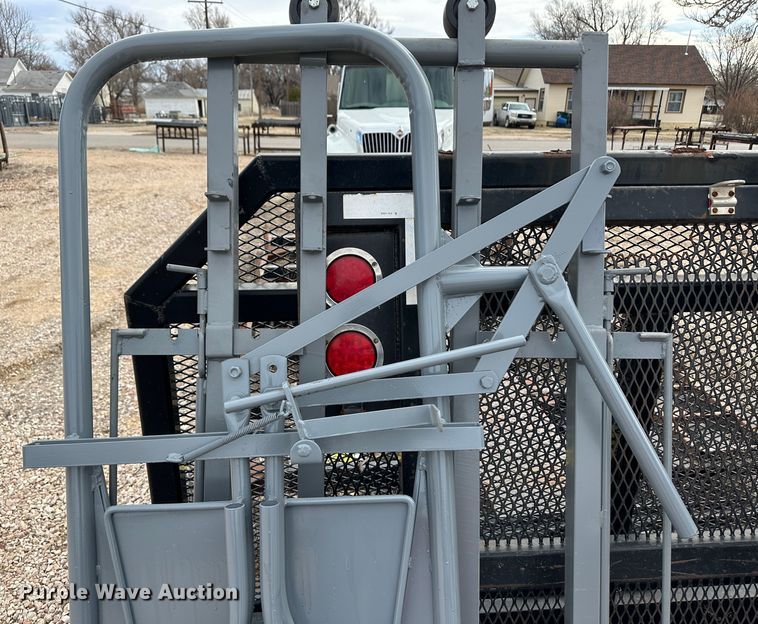 image for item OA9617 (2) Filson livestock squeeze chutes