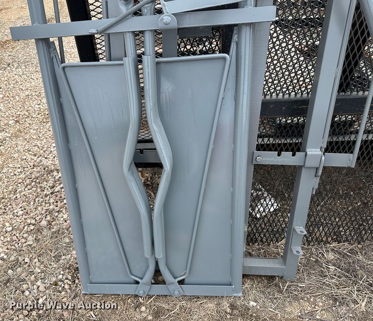 image for item OA9617 (2) Filson livestock squeeze chutes