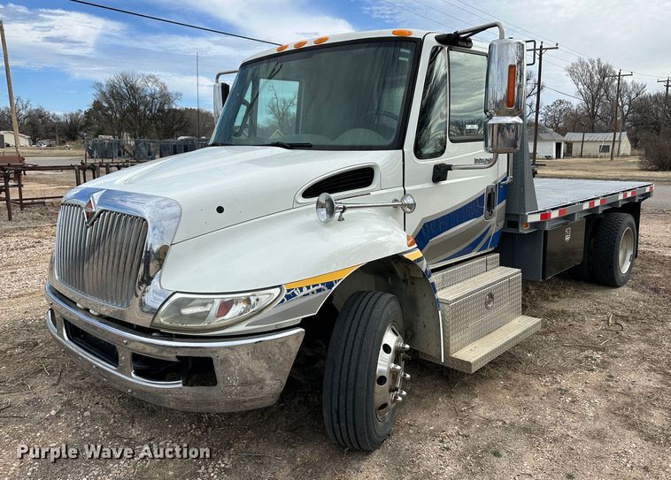 image for item OA9618 2013 International 4300 semi truck