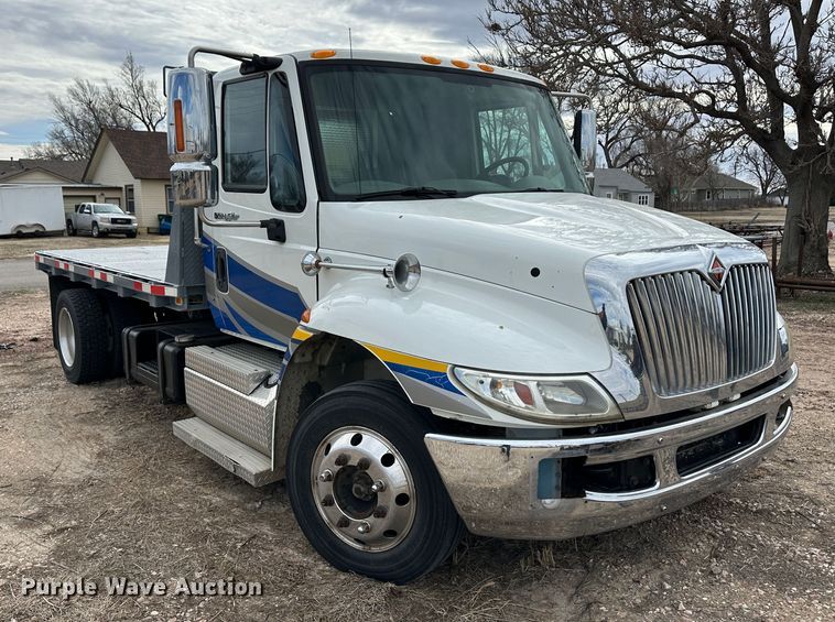 image for item OA9618 2013 International 4300 semi truck